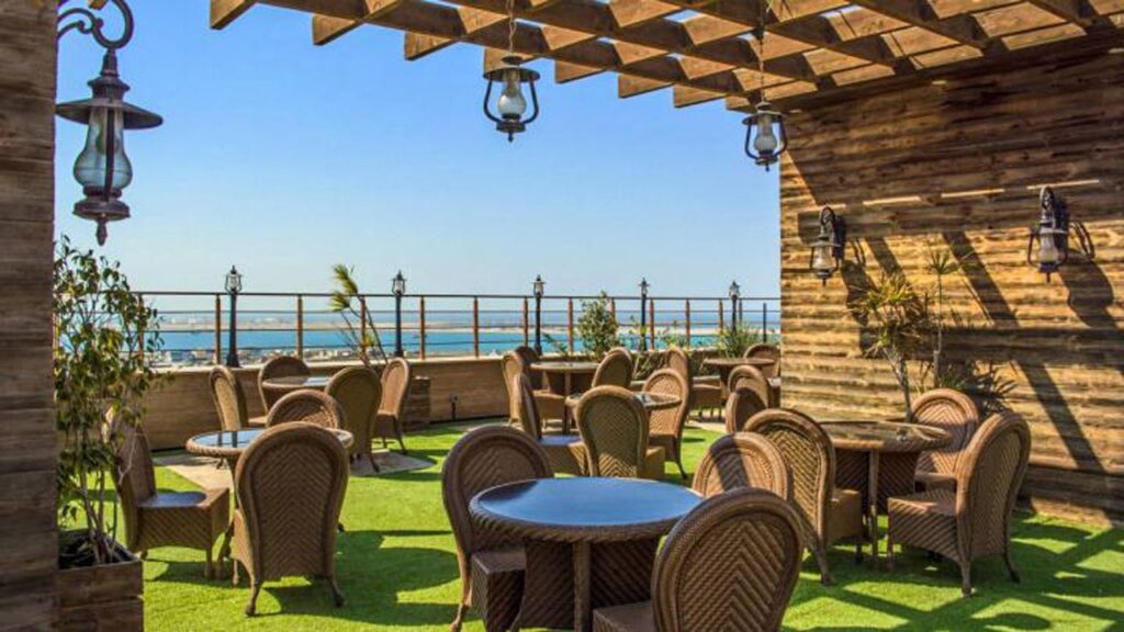 Restaurants around the Lipar Chabahar Lagoon