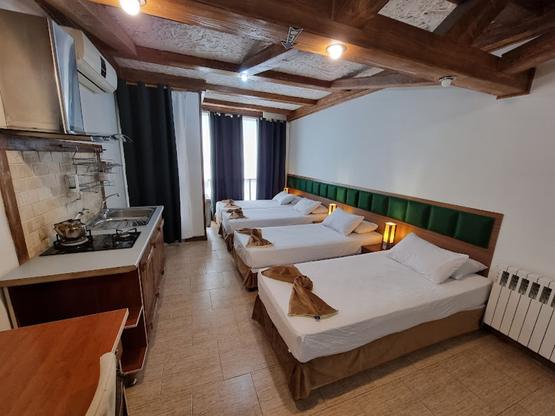 Four Boards of Parsi Apartment Hotel with Kitchen Equipment