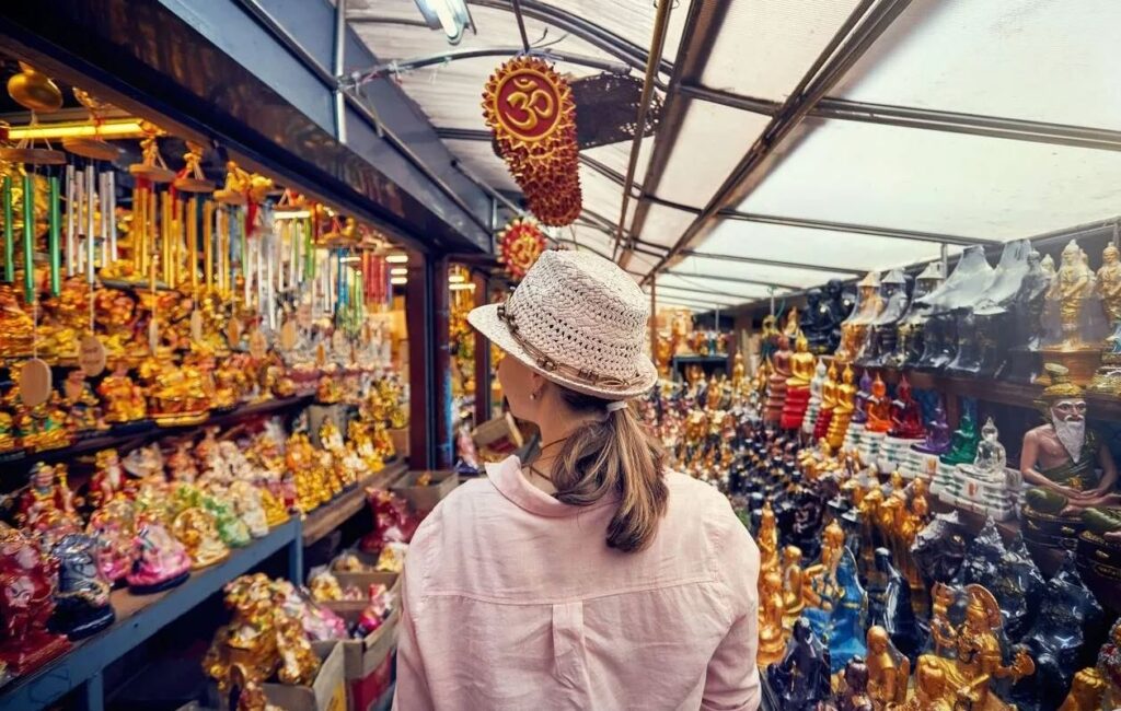 Shopping in Thailand and Sri Lanka