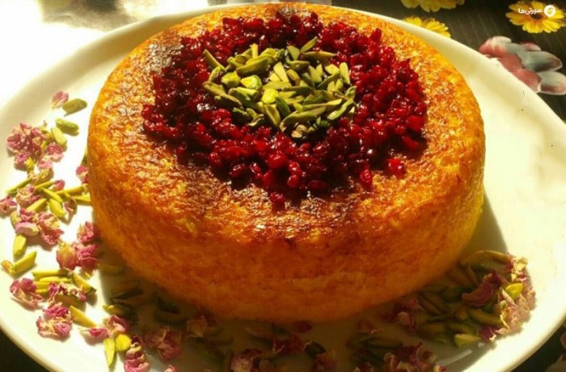 The bottom of the china decorated with barberry and pistachio