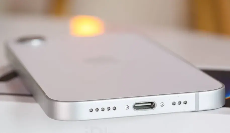 The lower frame of the iPhone 5