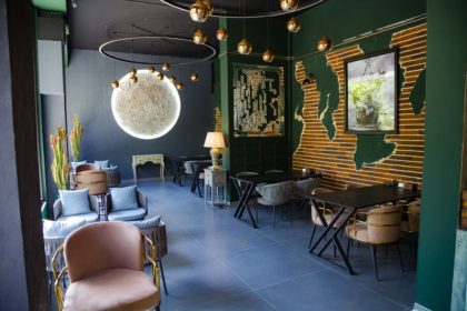 Lazaro Cafe Cafe Decor