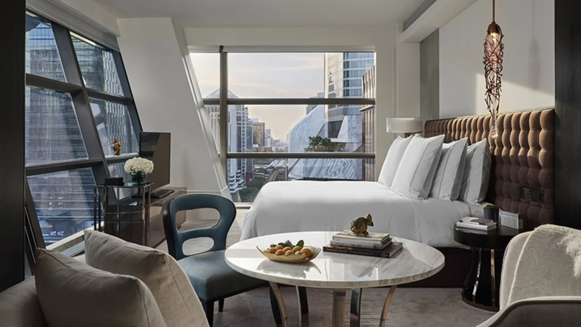 Rosavood Bangkok Hotel Room with White Decoration