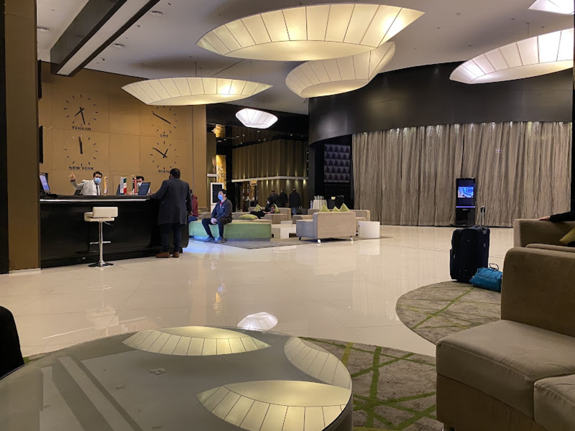 Roxan Hotel Lobby with modern design