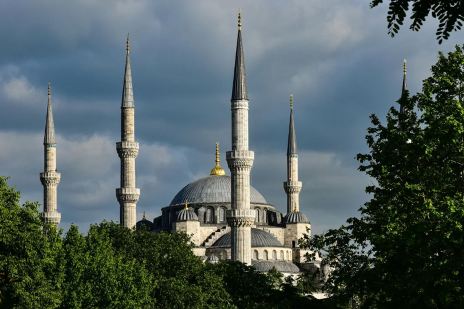 Dome and Minarets of the Masjid Sulaimaniyah in Istanbul