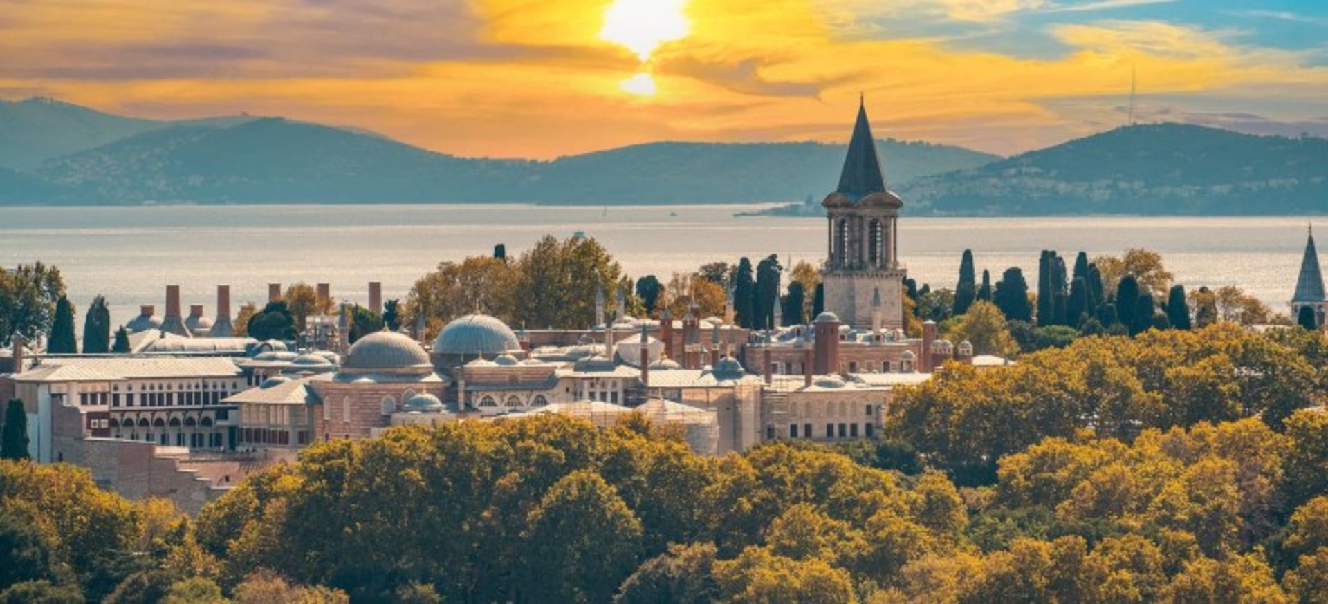Topkapi Palace's landscape in dusk