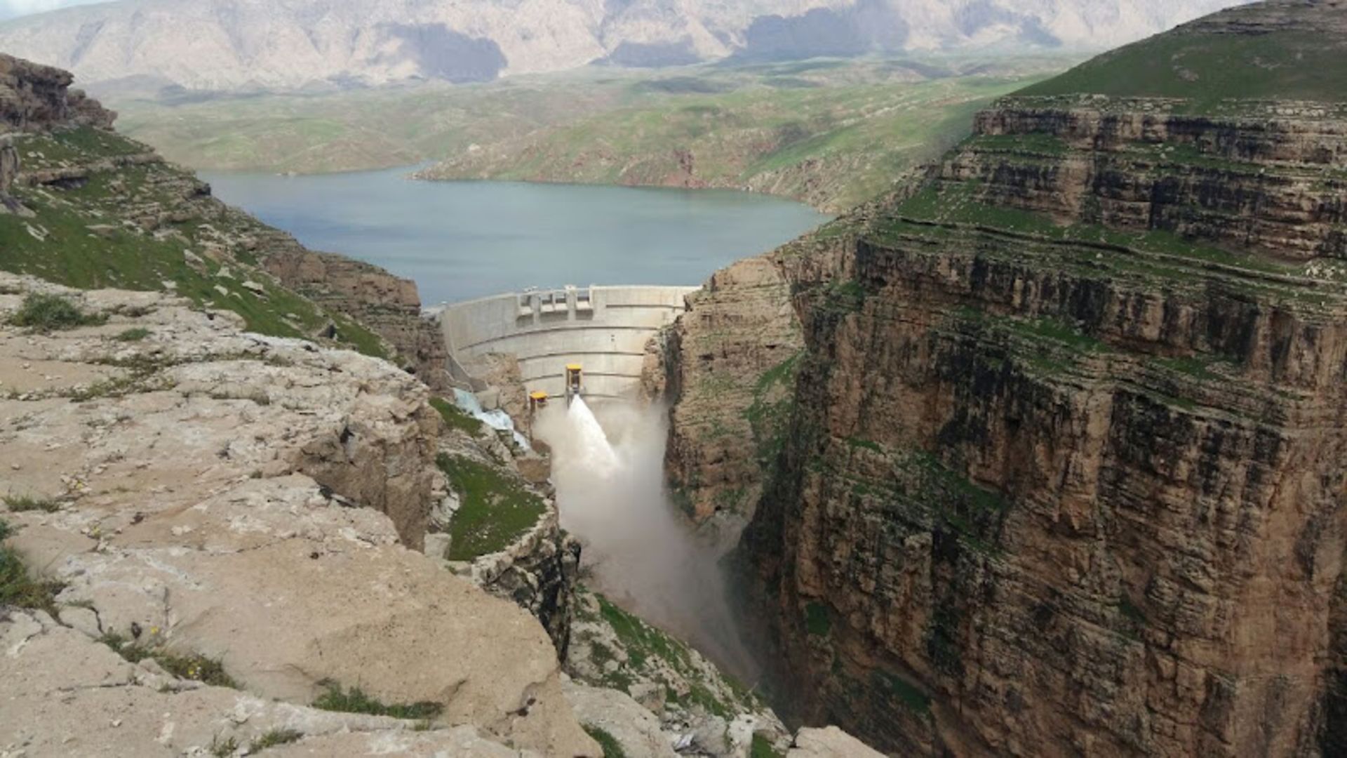 Simreh Dam and Lake behind Dam