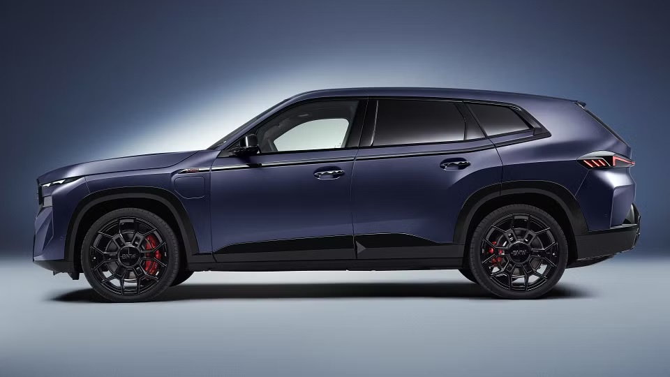 BMW Developing Hardcore Luxury Off-Oroader to Rival Mercedes-Benz G-Class Report01 Report: BMW is developing a powerful luxury Aphrodite car to compete with Mercedes -Benz Class G