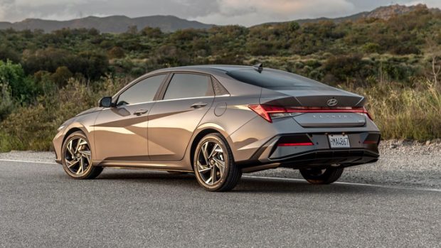 Imported Hyundai Electra profile