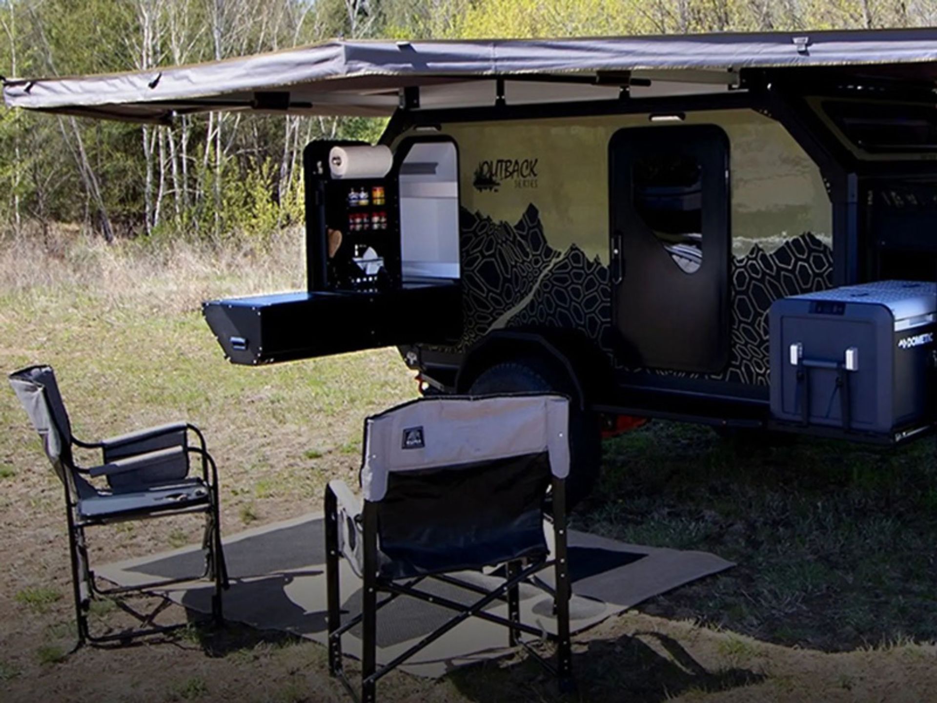 Kitchen and refrigerator Etperial Authem Darz Caravan