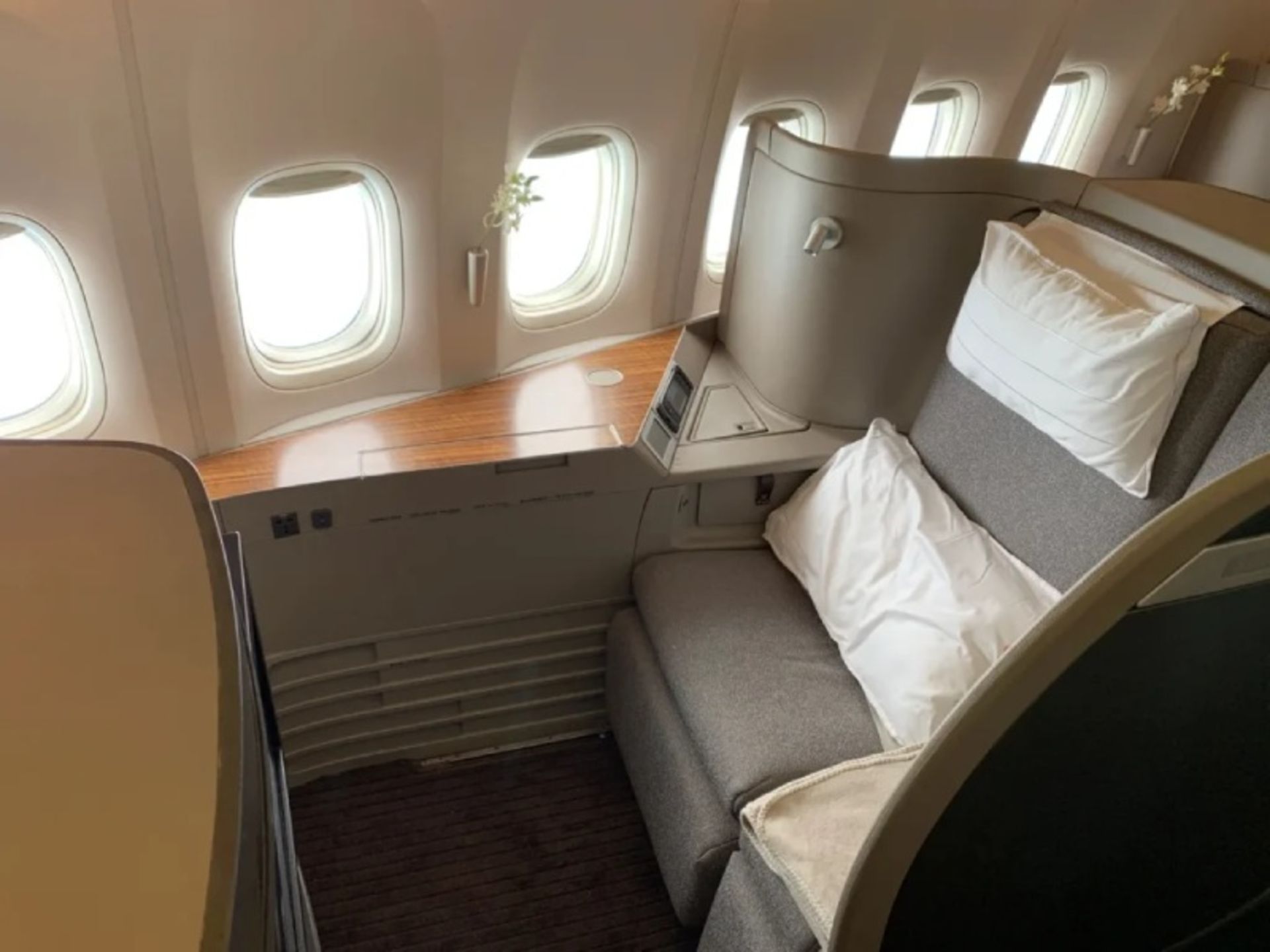 Open suite on Flying Class Passay Class Airways