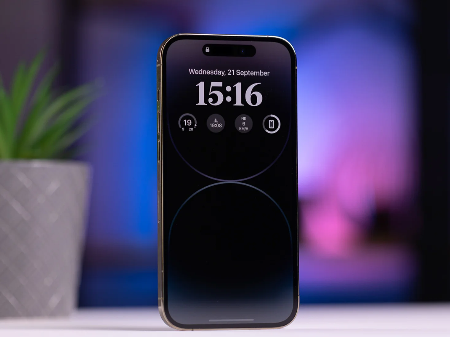 iPhone-14-pr-mid Apple sets up two important features of the iPhone