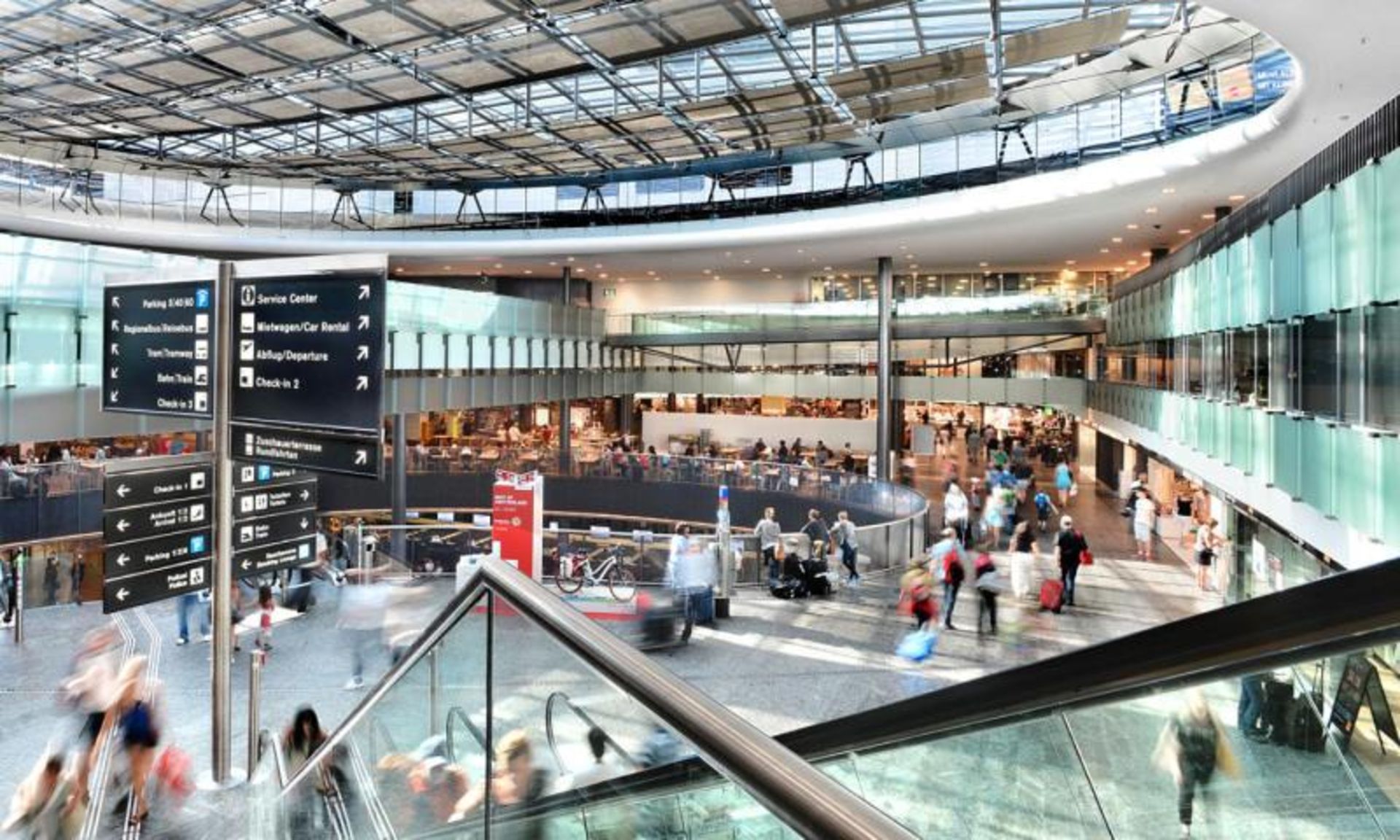Passengers in the interior of Zurich Airport 
