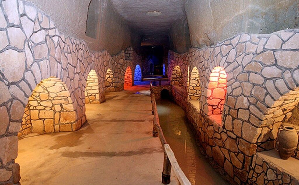 The underground city of Kariz