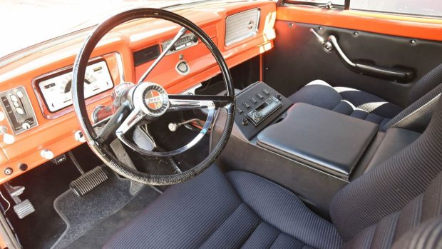 Jeep Wagoneer's cabin 1964