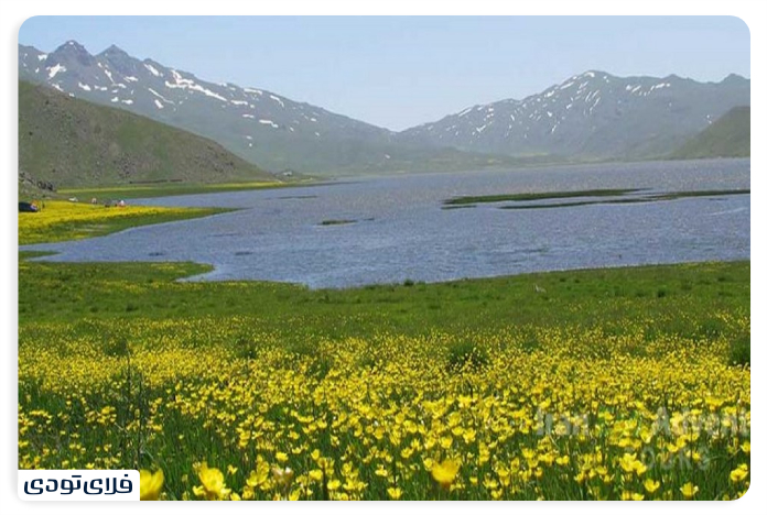 Lake Neur Tourism and recreation facilities around the lake