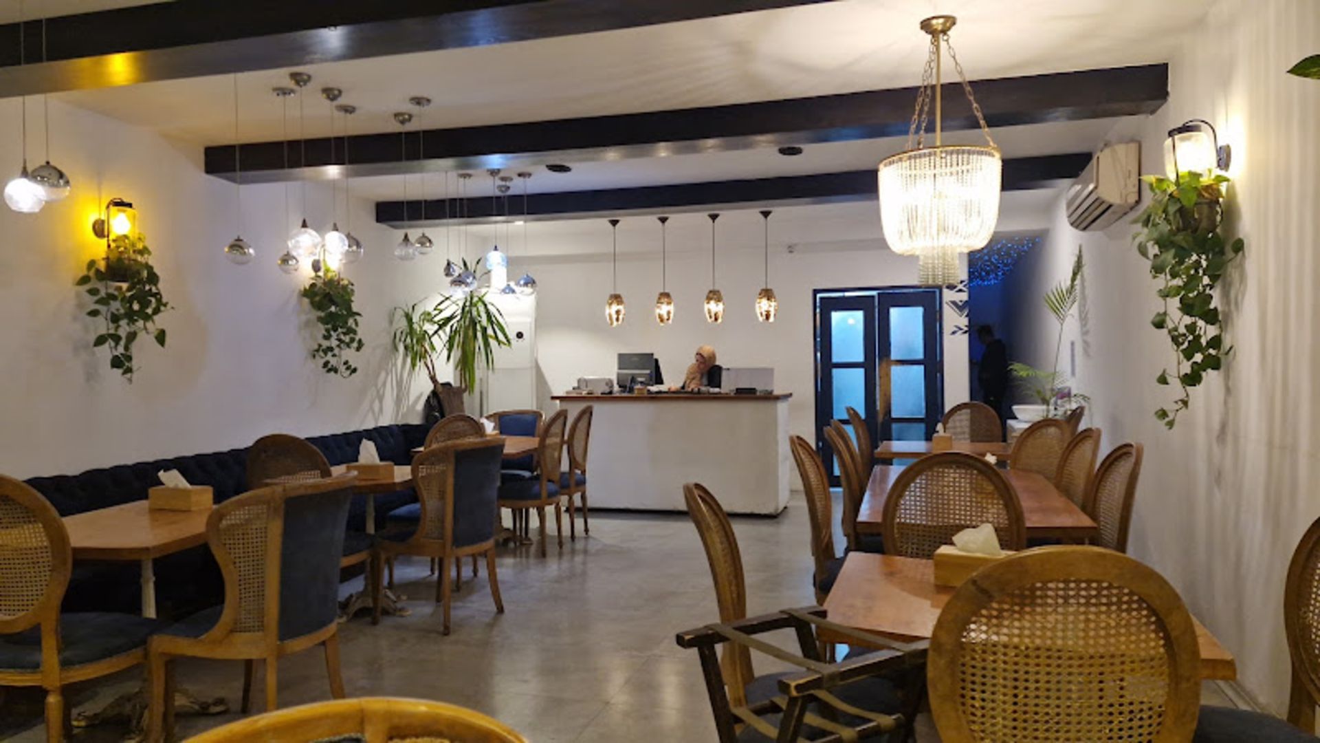 The interior of the Qeshm Restaurant 