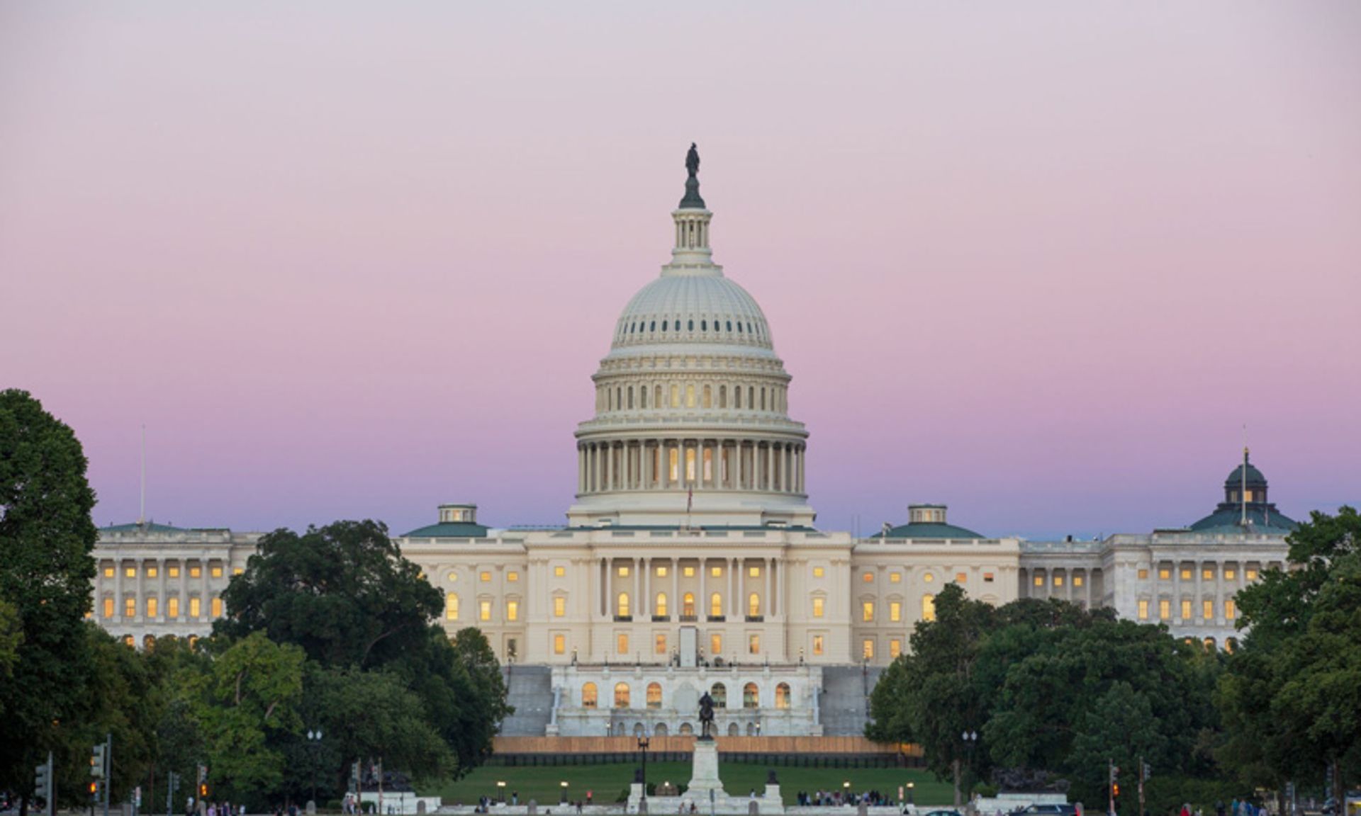 Building of the US National Congress at sunset