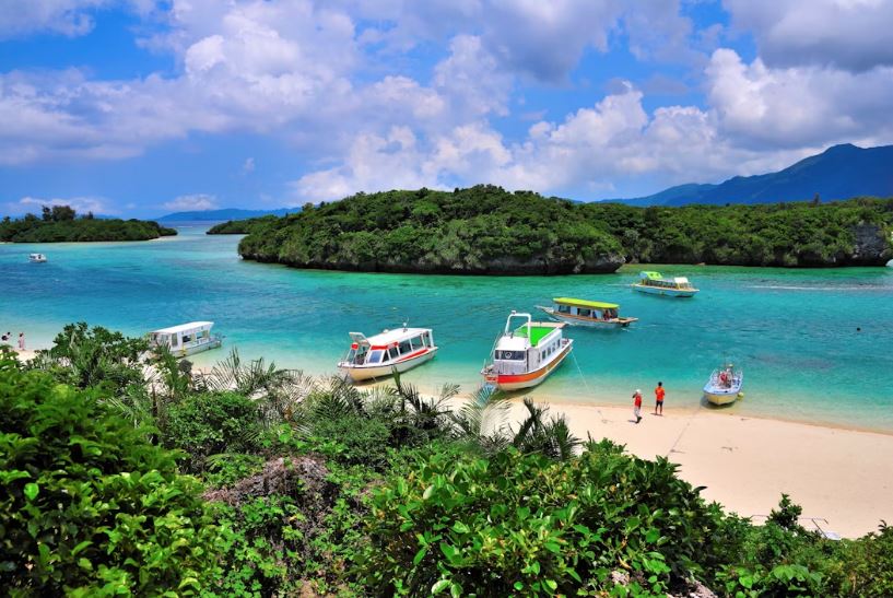 Okinawa / Okinawa of Japan's most luxurious islands