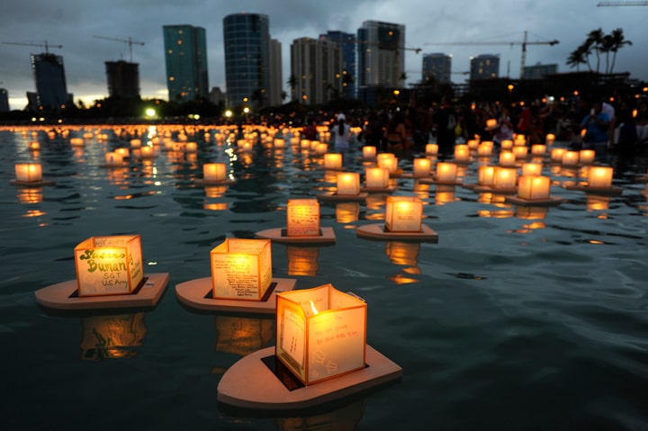 Floating Lantern Festival, Hawaii / Lantern Floating Festival