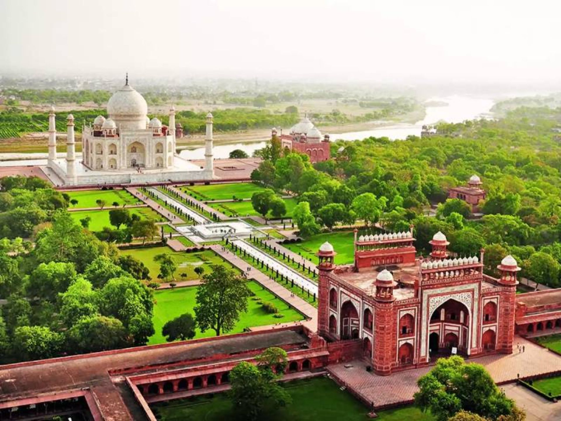 The building of the crown and the surrounding nature on the day