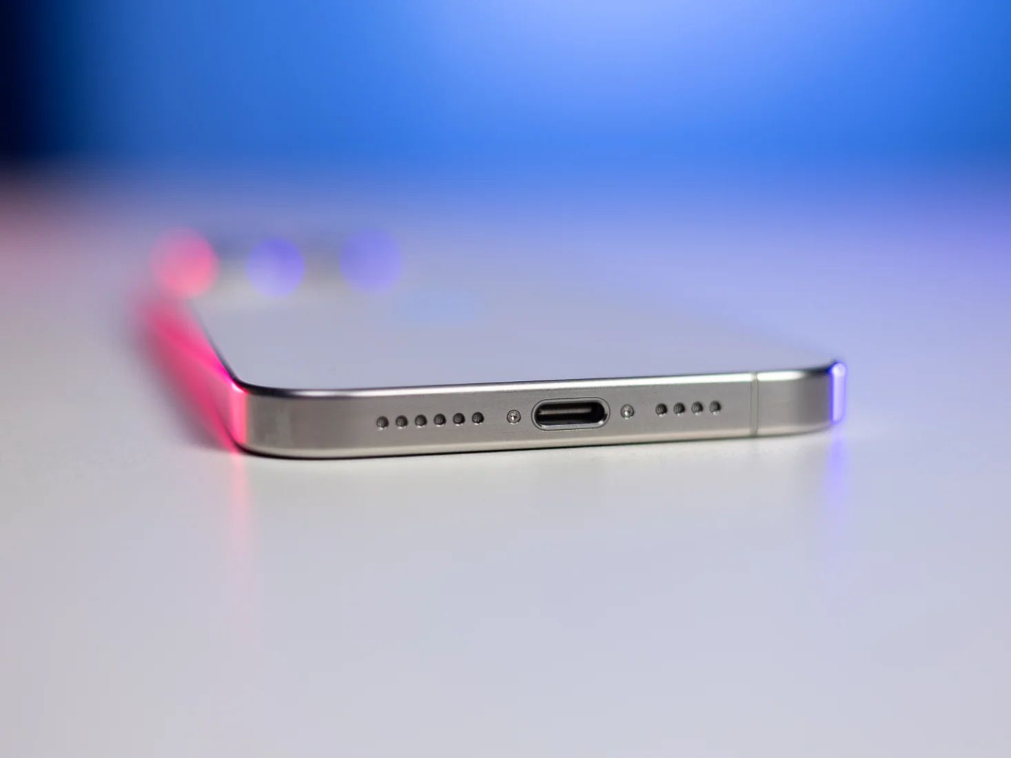 Apple sets up two important features of the iPhone