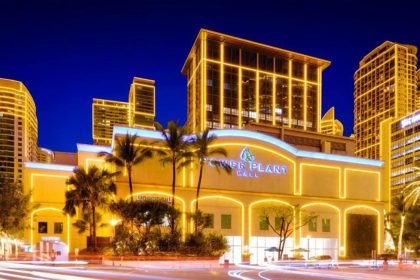 Great and luxurious Makti Shopping Center with Golden Lighting at Night