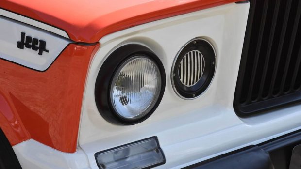 Jeep Wagoneer's cabin 1964