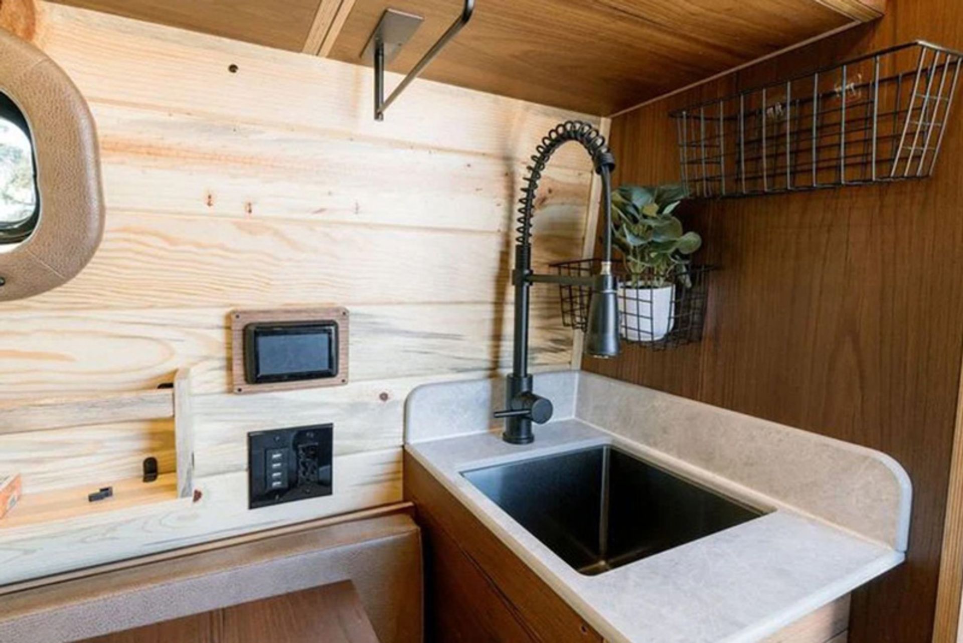 Washing sink in Van Legends Rally from Rog Company