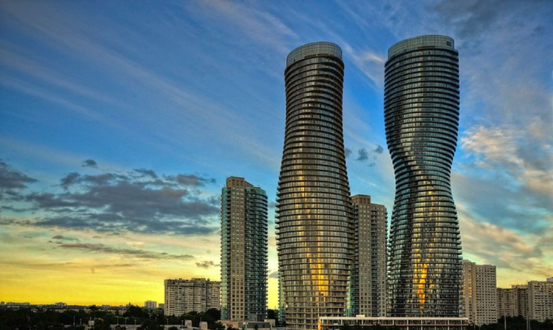 Exterior of the World's Absolute Towers and the surrounding buildings