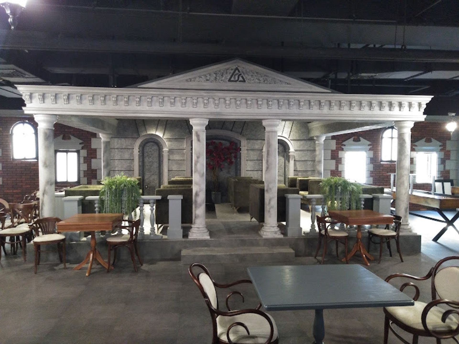 The interior of the Cafe Game