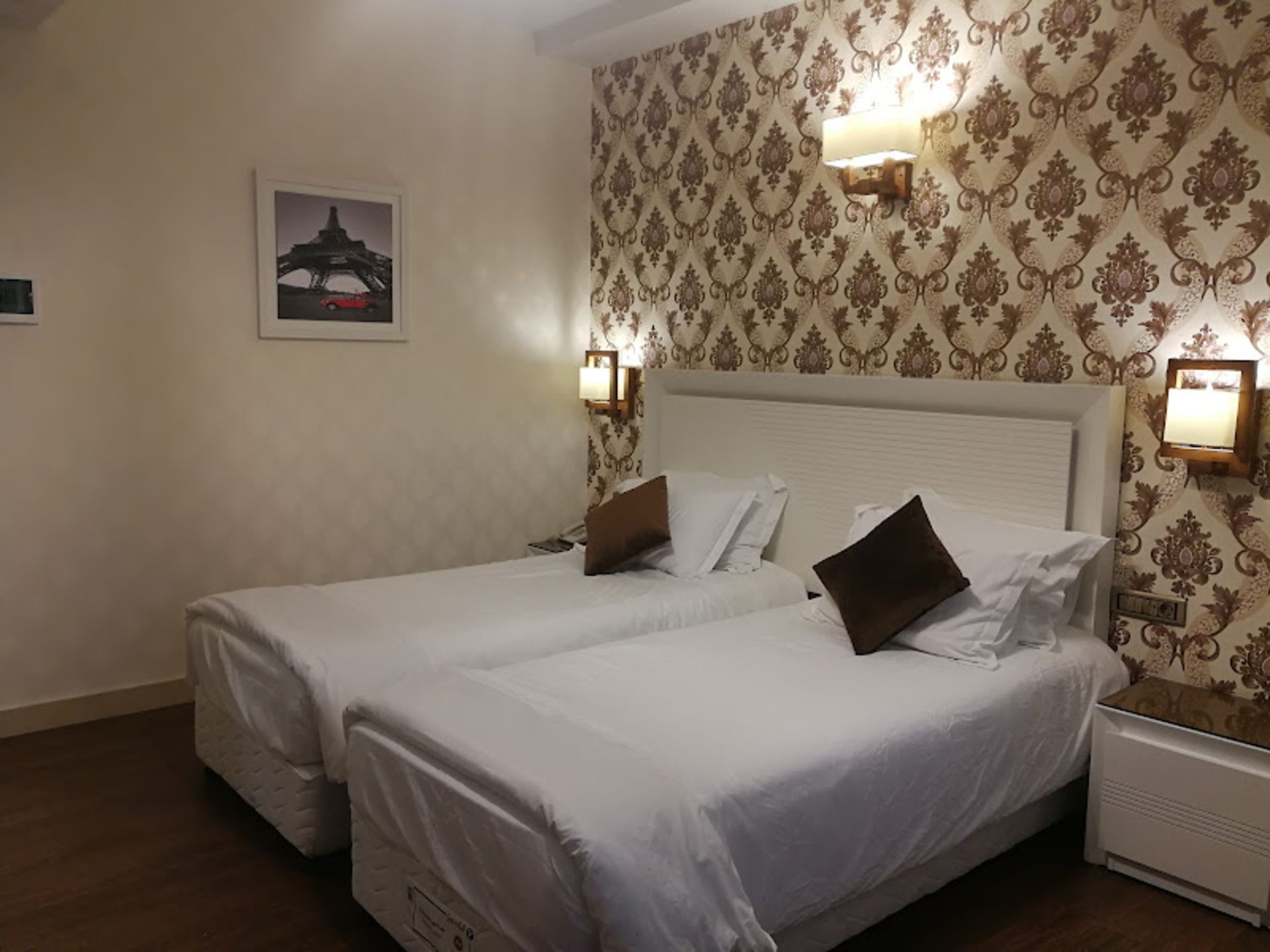 The interior of the two -board room of the Iriano Hotel