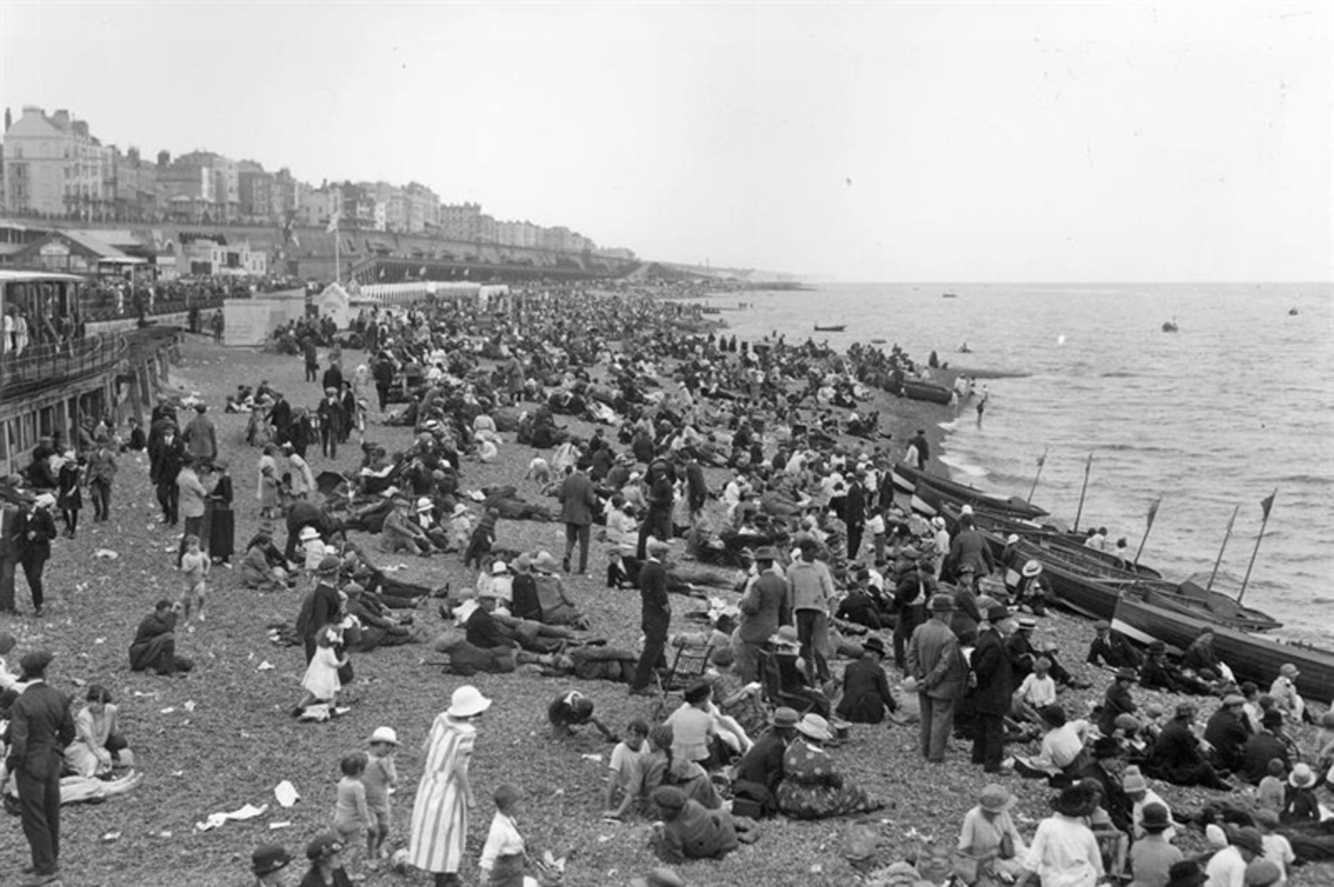 Tourist population on the Brighton coast, England