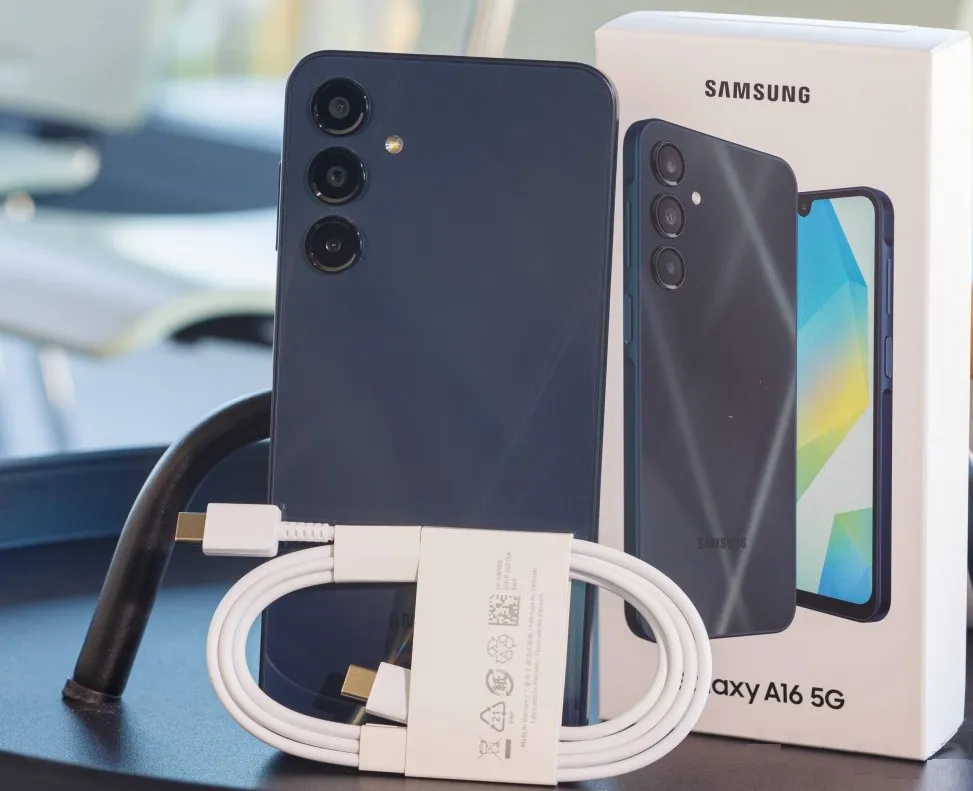 Contents inside the Galaxy A16 package