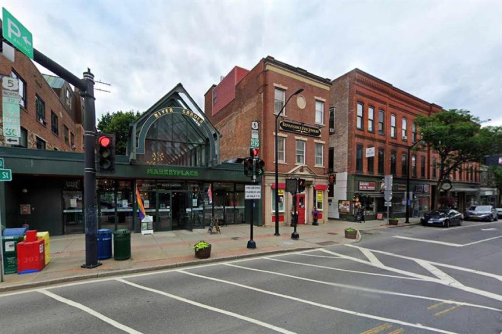 Buildings on the main street of Braburo