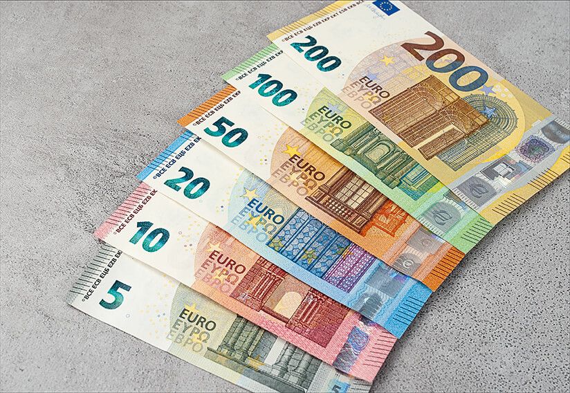 ۲ No powerful Euro banknotes