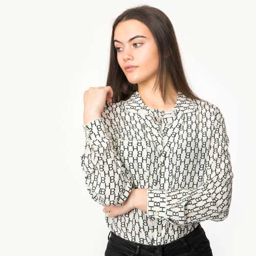 A new model of patterned female paperback