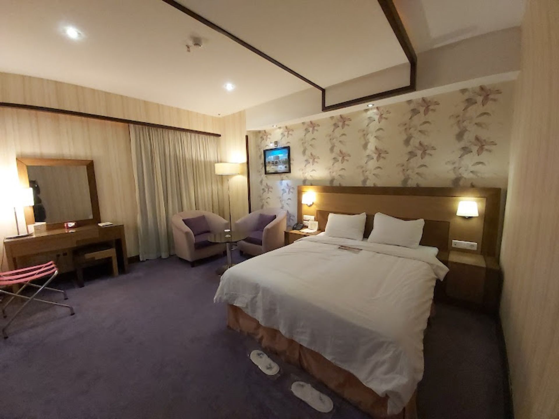 Simorgh Hotel room facilities in Tehran