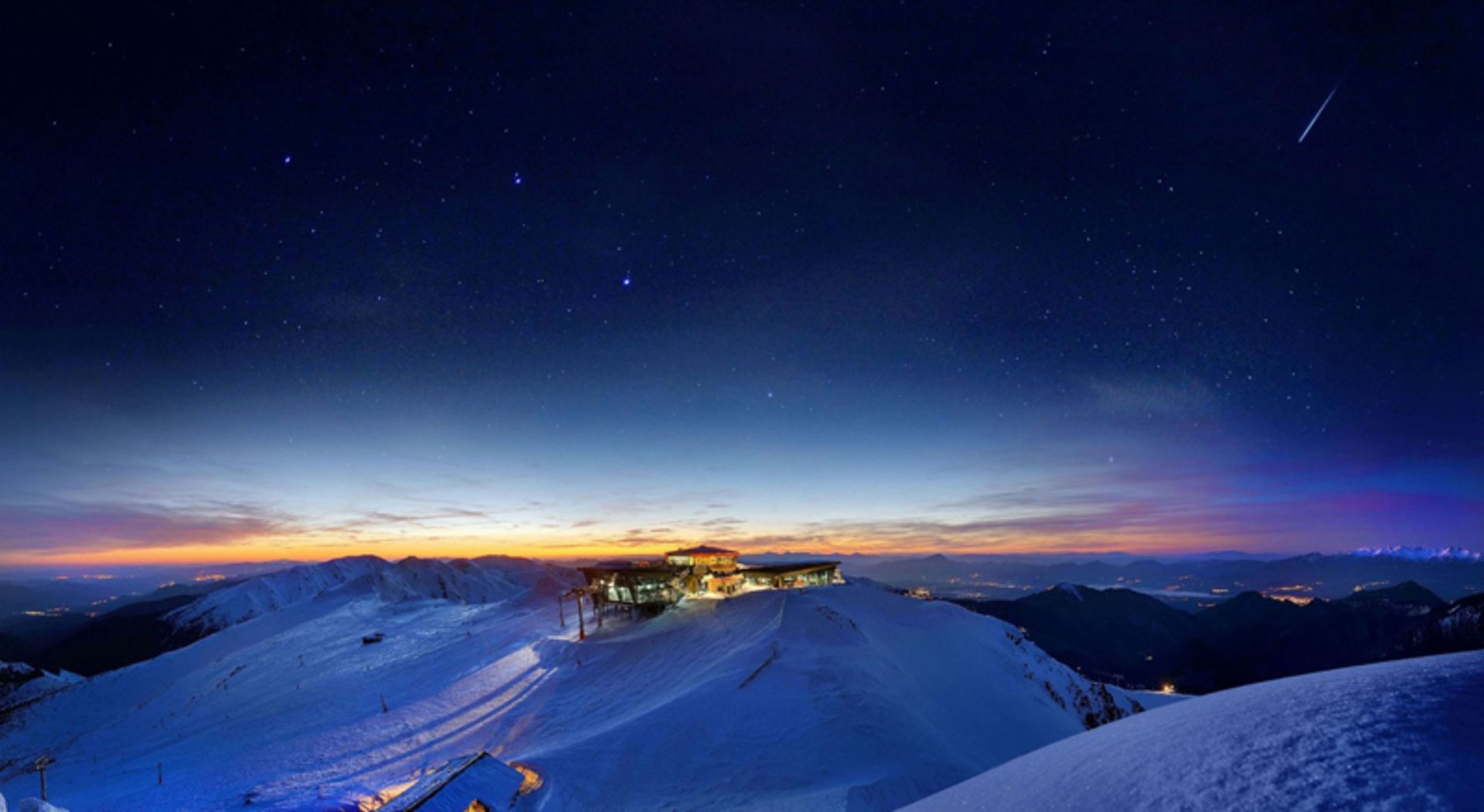 Yasna ski resort at night