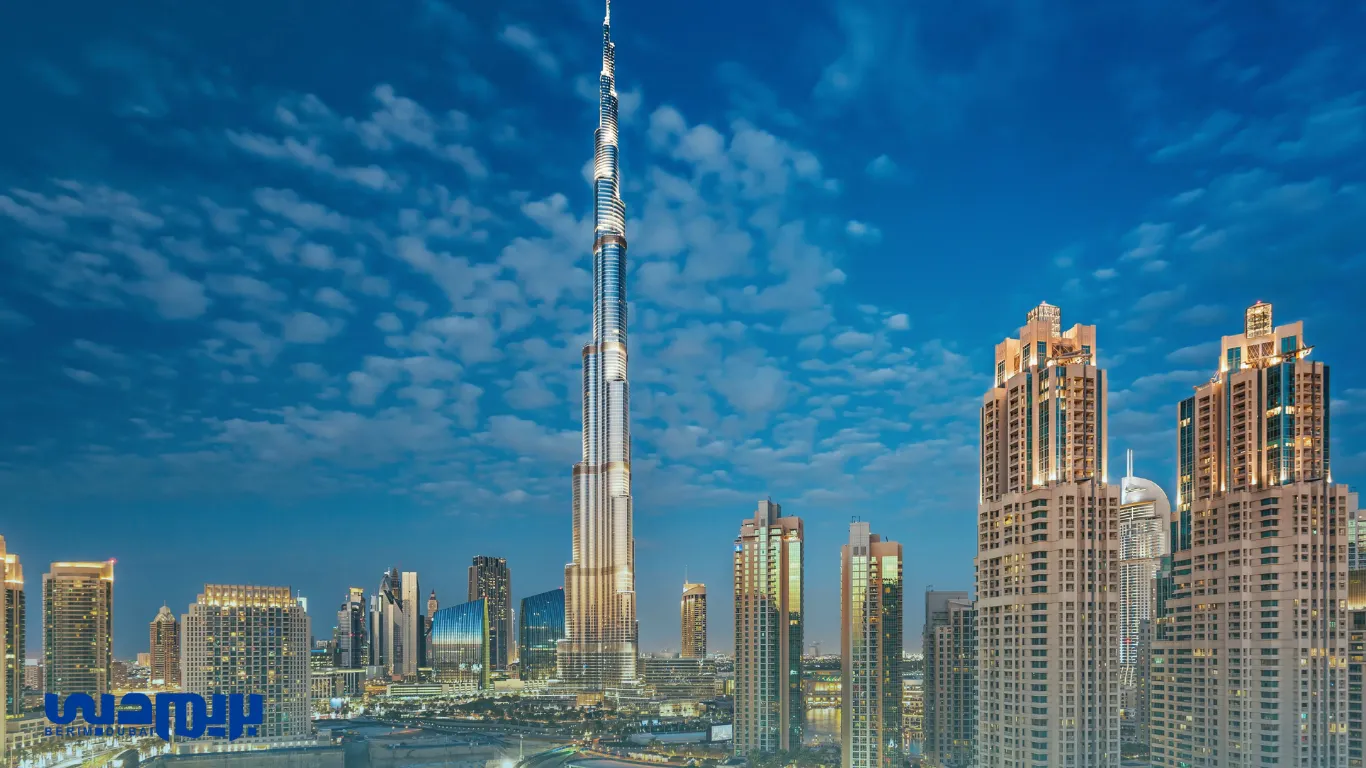   Single tourism in Dubai Caliph Tower visit