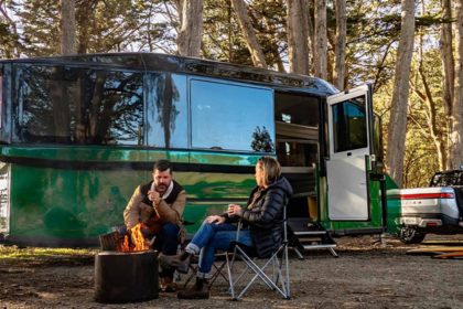 Nature couple with caravan Light Ship