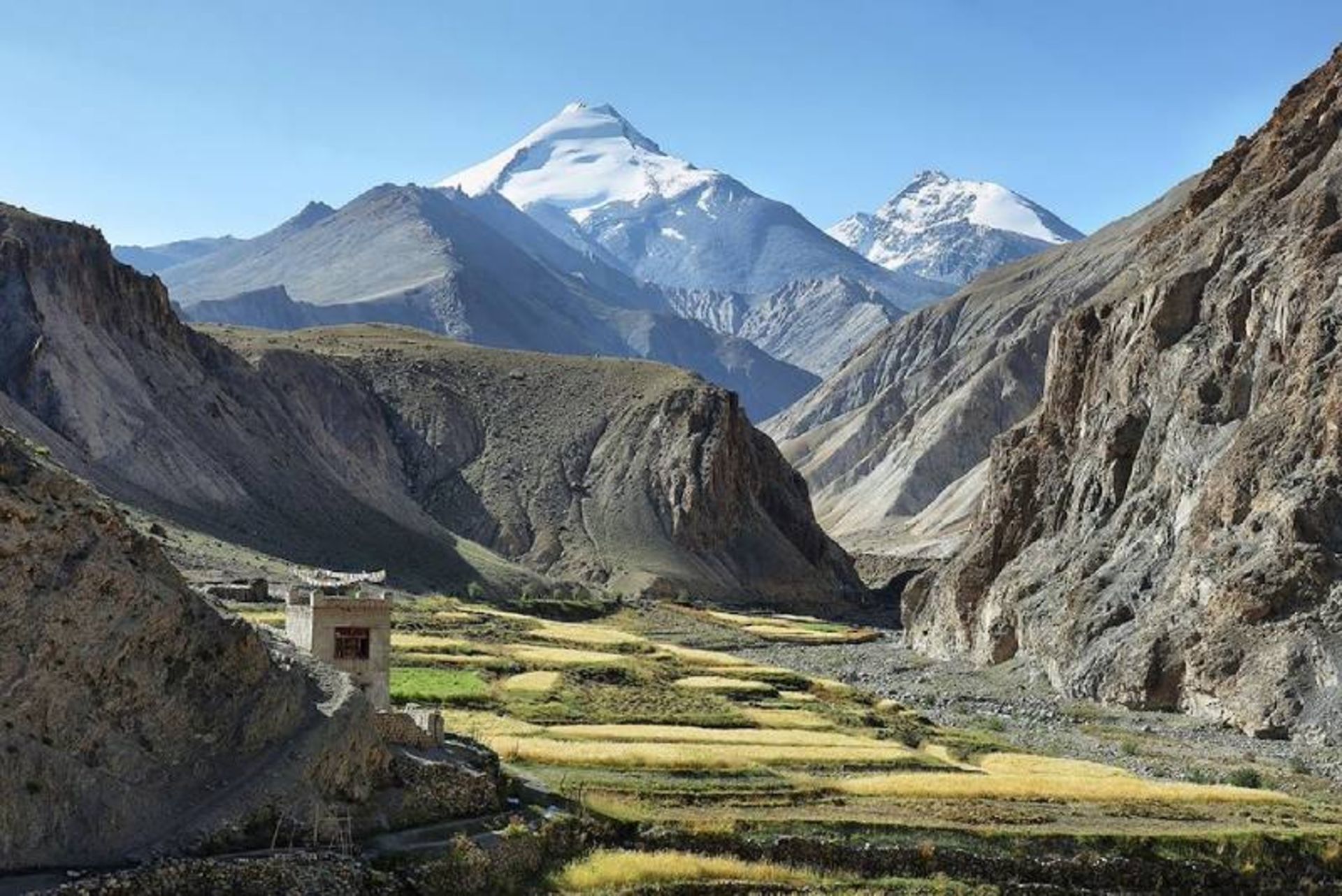 Mountains and lush nature on the walk on the Marca Valley