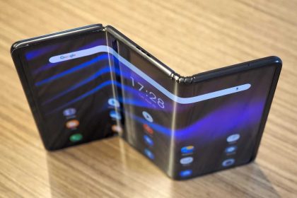 Samsung three -layer folding phone
