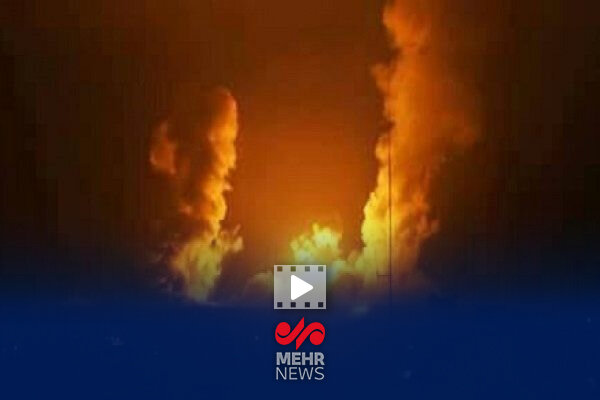 Pictures of the Zionist regime of Gaza's heavy night bombardment