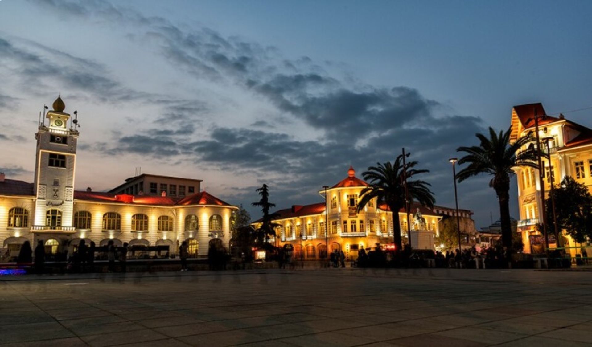 Building Lighting in Rasht Municipality Square Complex
