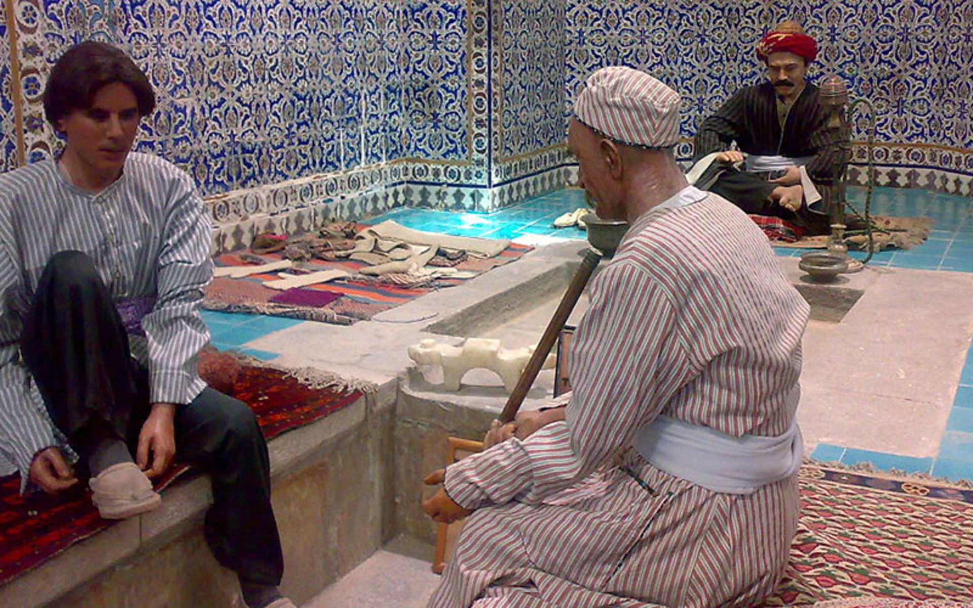 Ganjali Khan bath statues