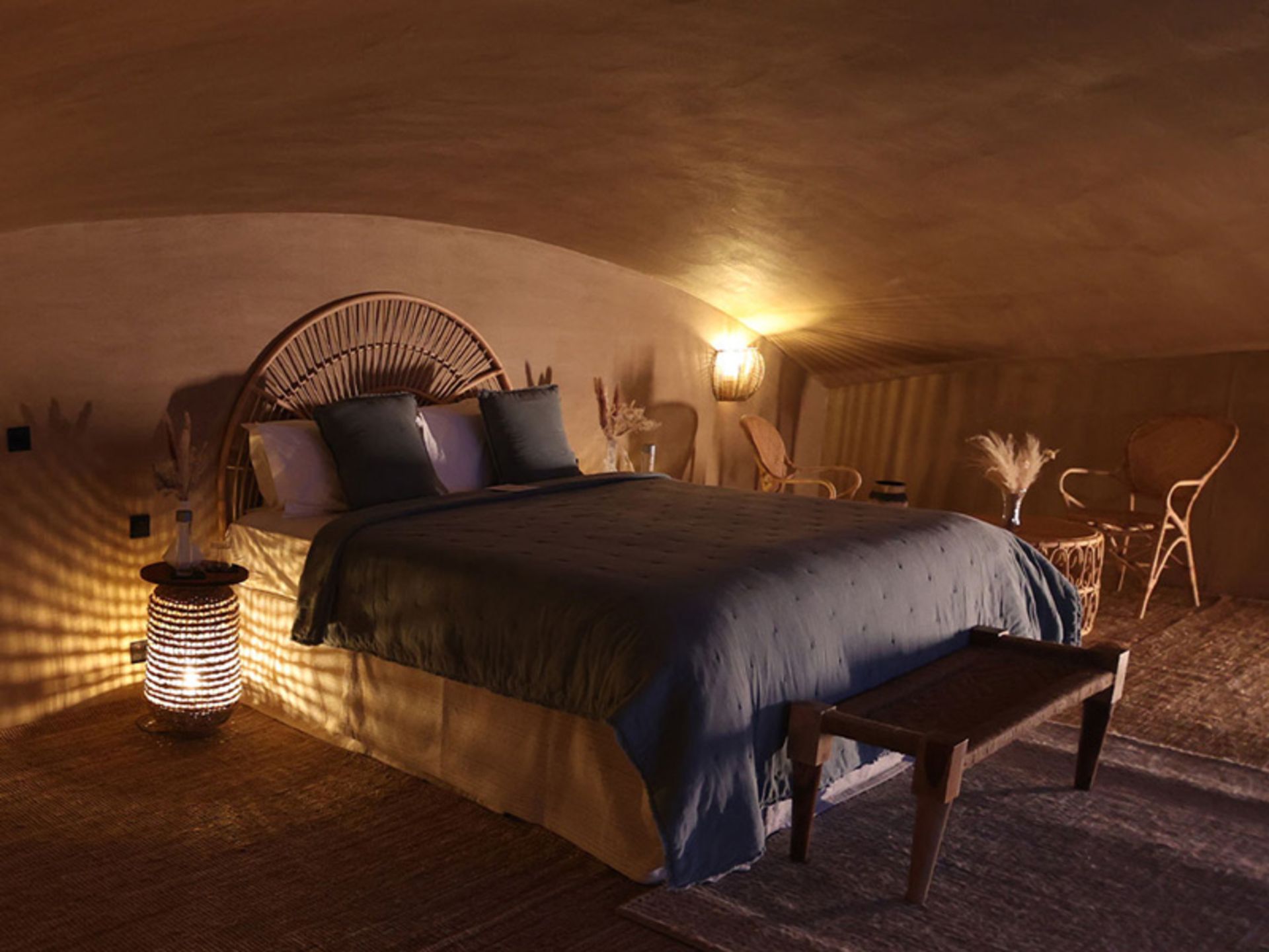 Double Sleeping in the Set