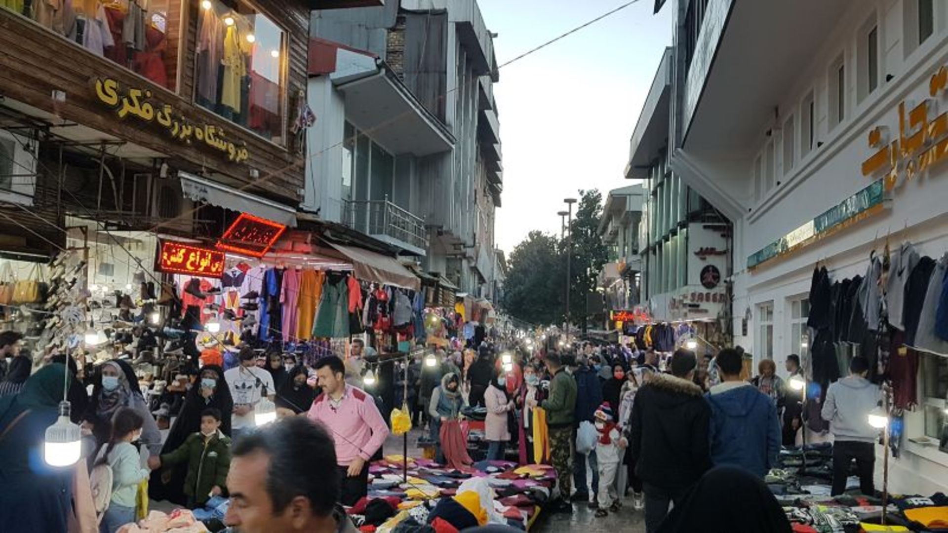 People in Rasht market