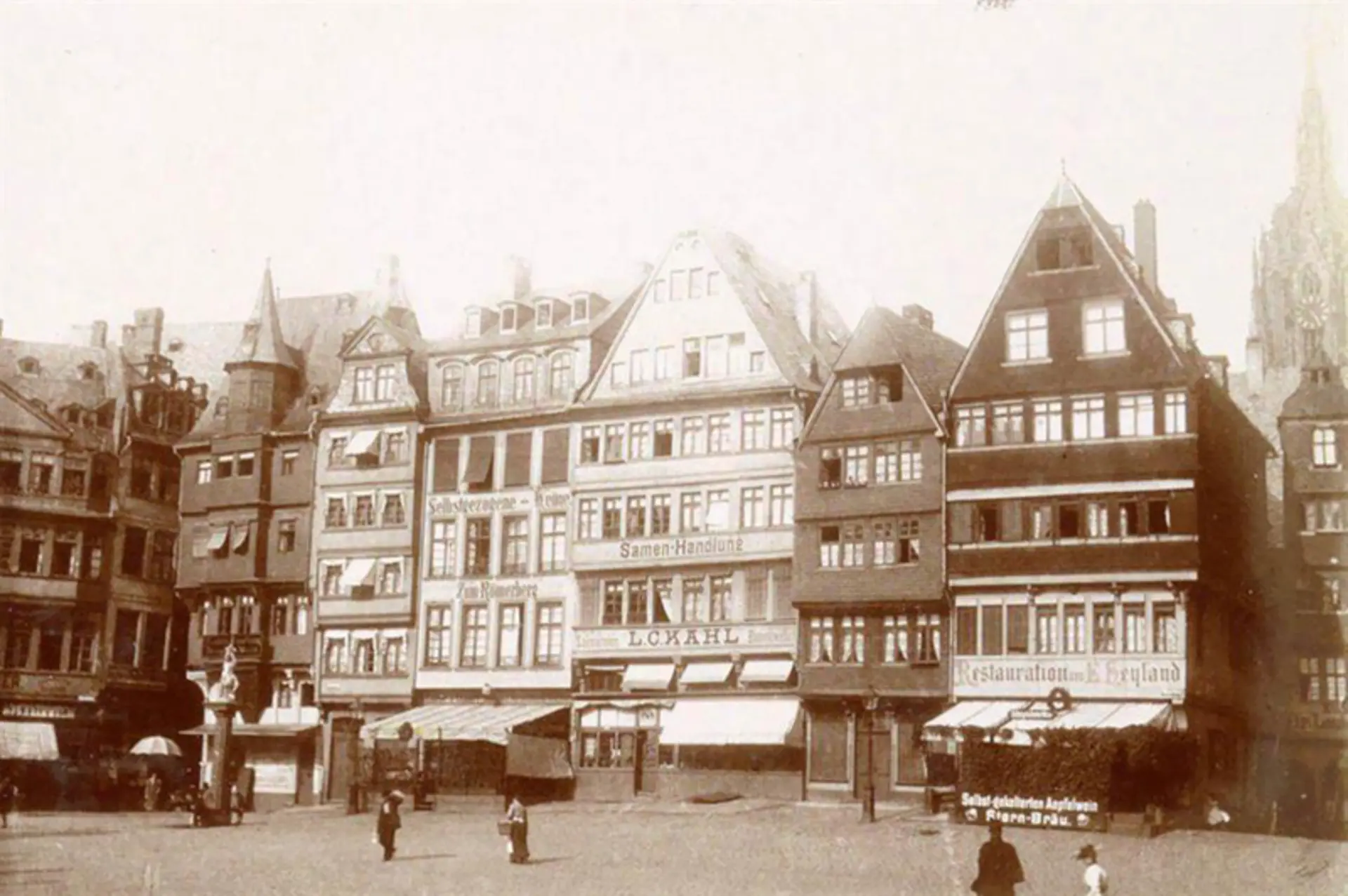 Old photo of the buildings of Romeberg Square Frankfurt 