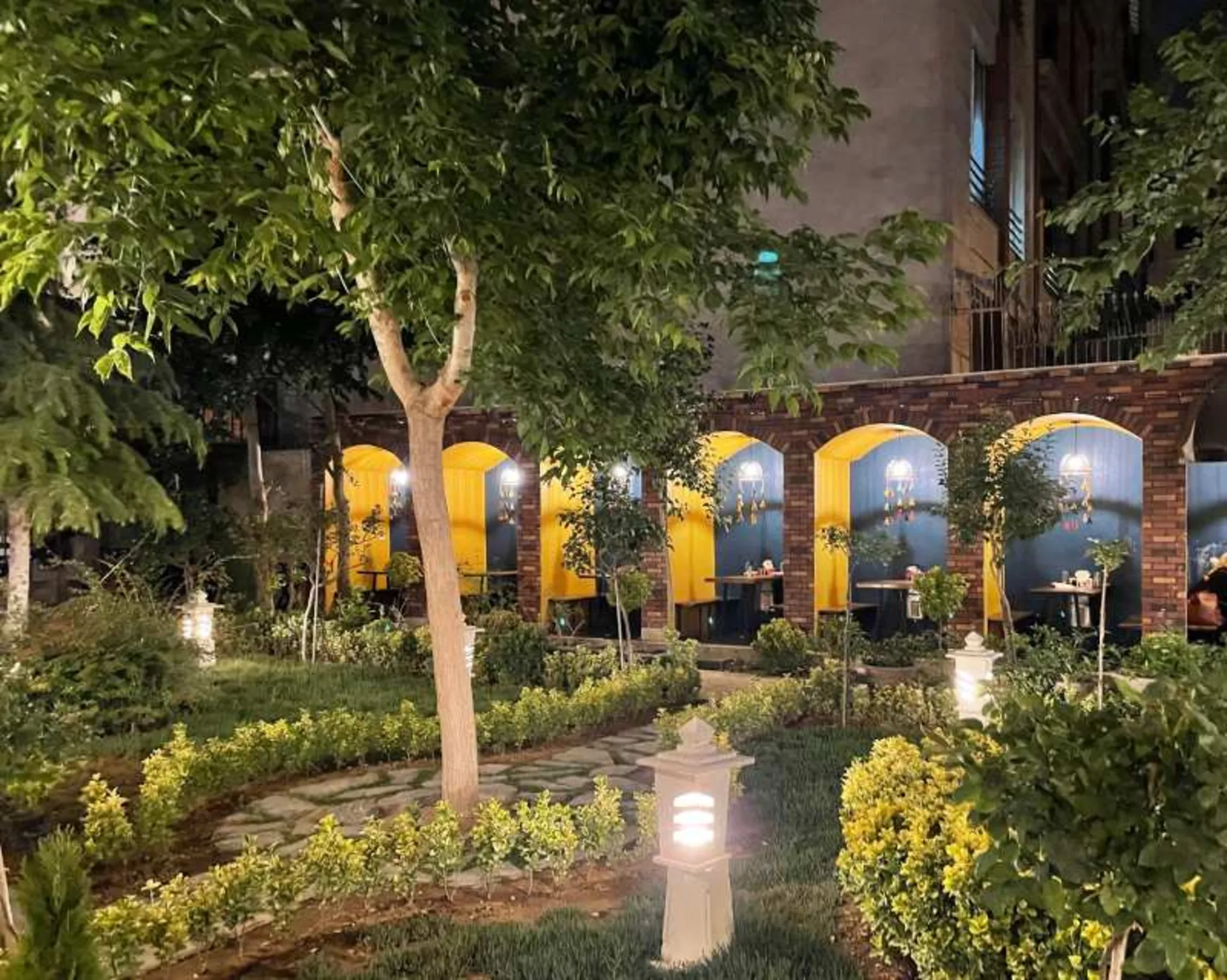 Outdoor Tables and Seats